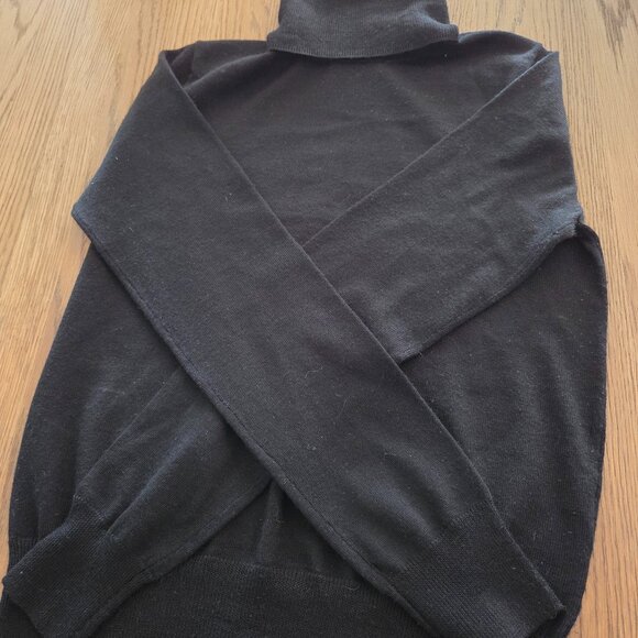 Holt Renfrew Merino Wool Turtleneck Black Size M - Picture 1 of 2
